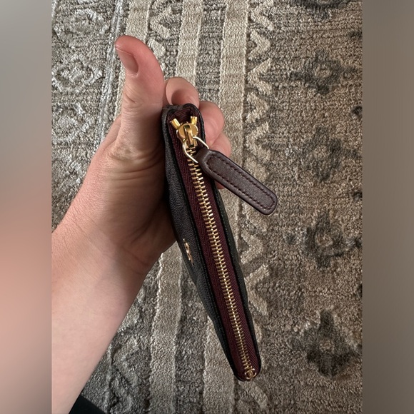 Chanel Mini O Case - Picture 4 of 8